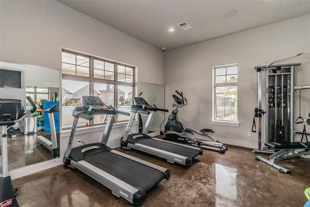 8229 Plumbago Way, Dallas, TX 75252 Community Gym
