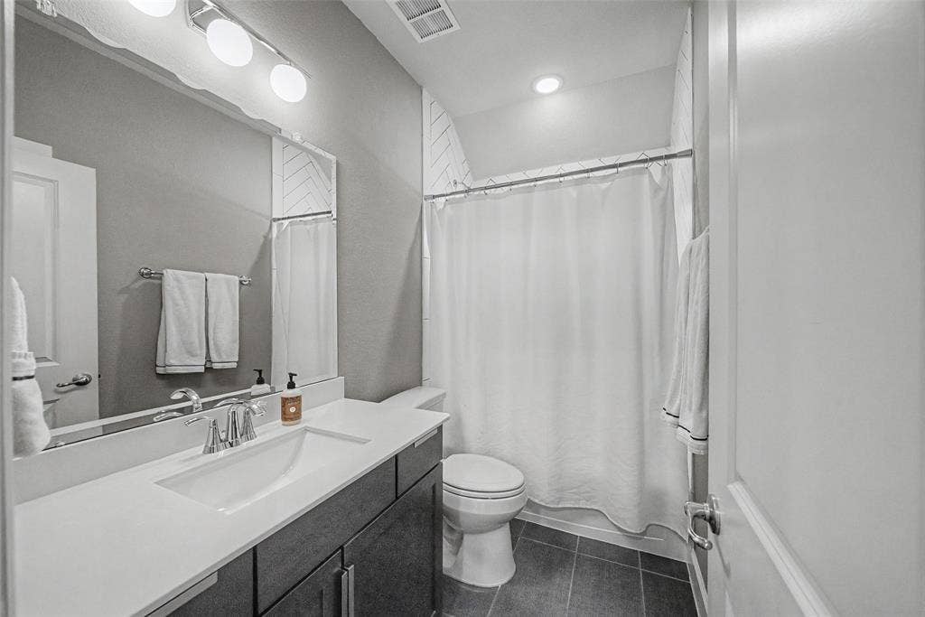 8229 Plumbago Way, Dallas, TX 75252 8229 Plumbago Way, Dallas, TX 75252