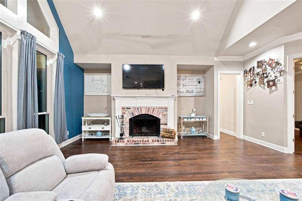 4518 Pecan Creek Drive, Midlothian, TX 76065