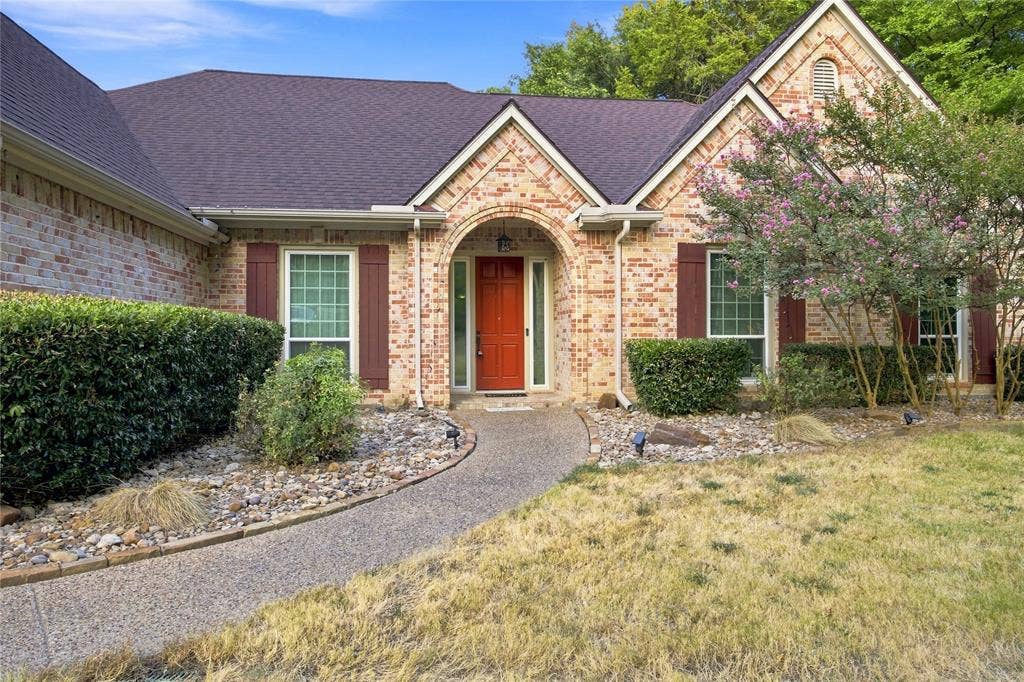 4518 Pecan Creek Drive, Midlothian, TX 76065