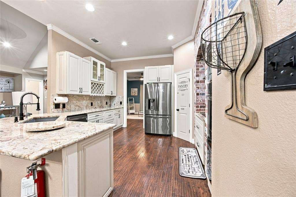4518 Pecan Creek Drive, Midlothian, TX 76065