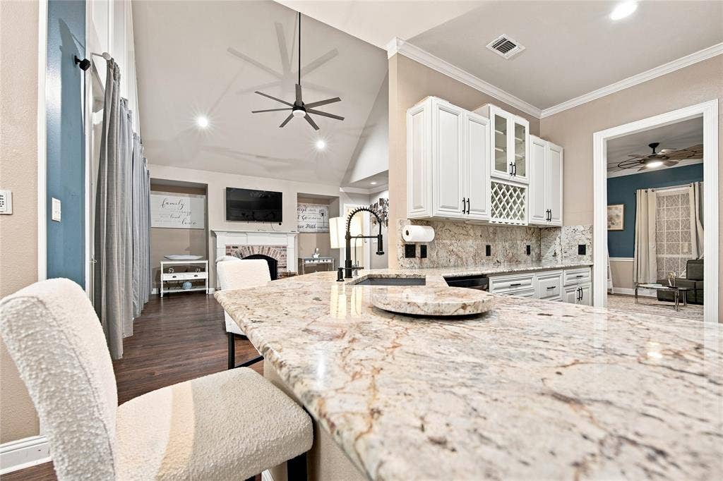 4518 Pecan Creek Drive, Midlothian, TX 76065