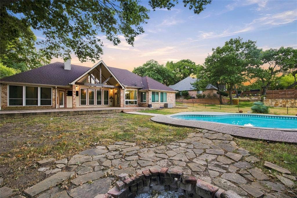 4518 Pecan Creek Drive, Midlothian, TX 76065