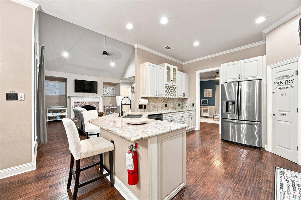 4518 Pecan Creek Drive, Midlothian, TX 76065