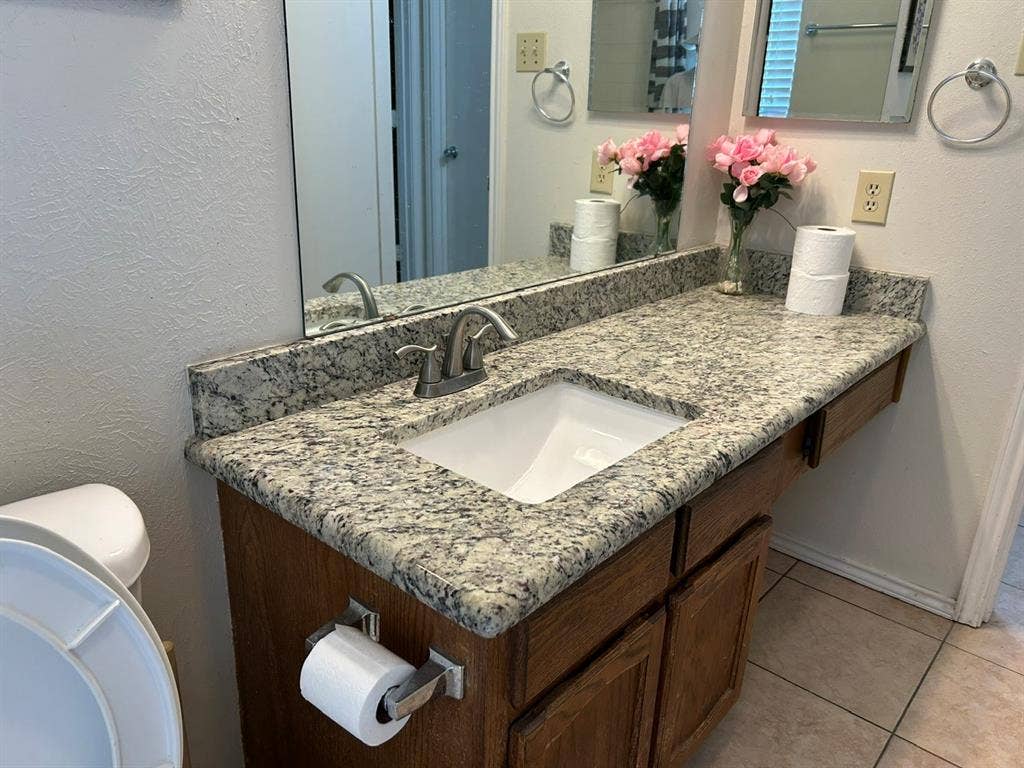 1125 Glyndon Drive, Plano, TX 75023 1125 Glyndon Drive, Plano, TX 75023