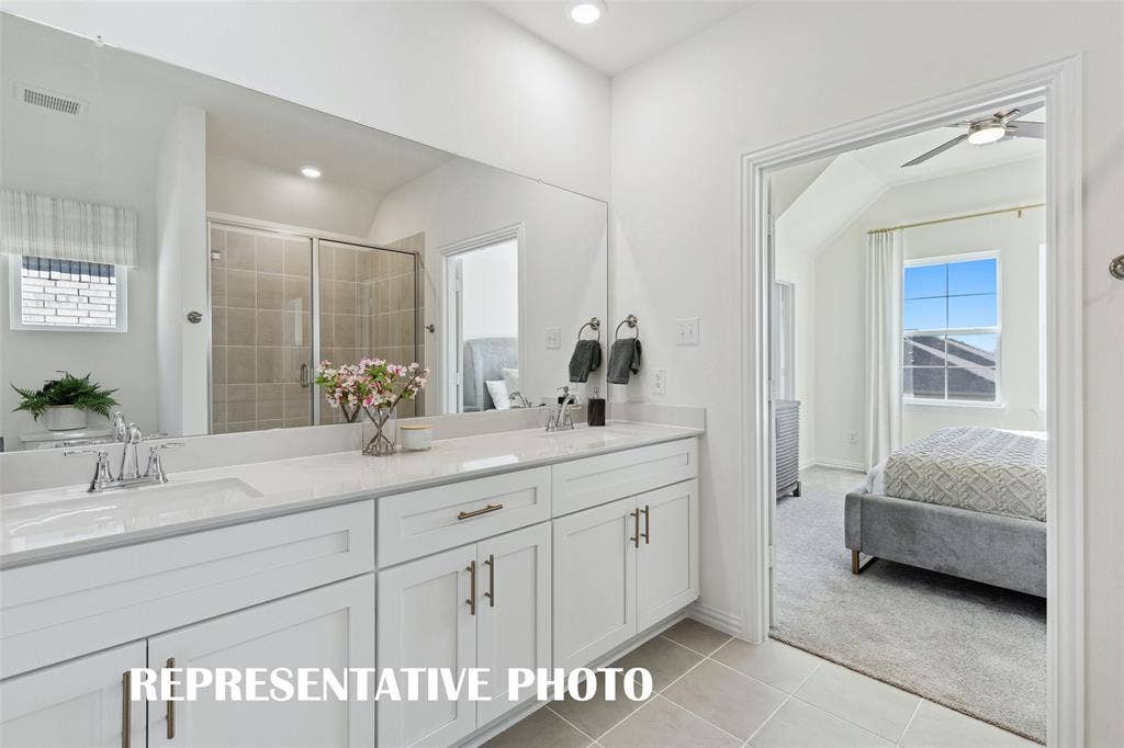5310 Springlake Parkway, Haltom City, TX 76117 You'll find beautifully finished owner's and guest baths in all of our homes in Heritage Village! REPRESENTATIVE PHOTO OF MODEL HOME.