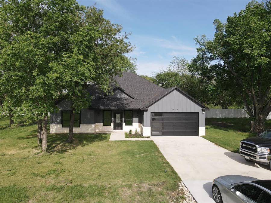 Property photo for 1911 US-HWY 69 Road, Greenville, TX