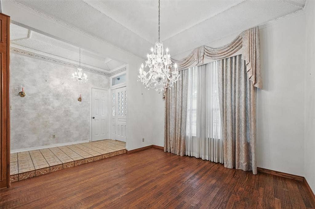 9719 Amberley Drive, Dallas, TX 75243 9719 Amberley Drive, Dallas, TX 75243
