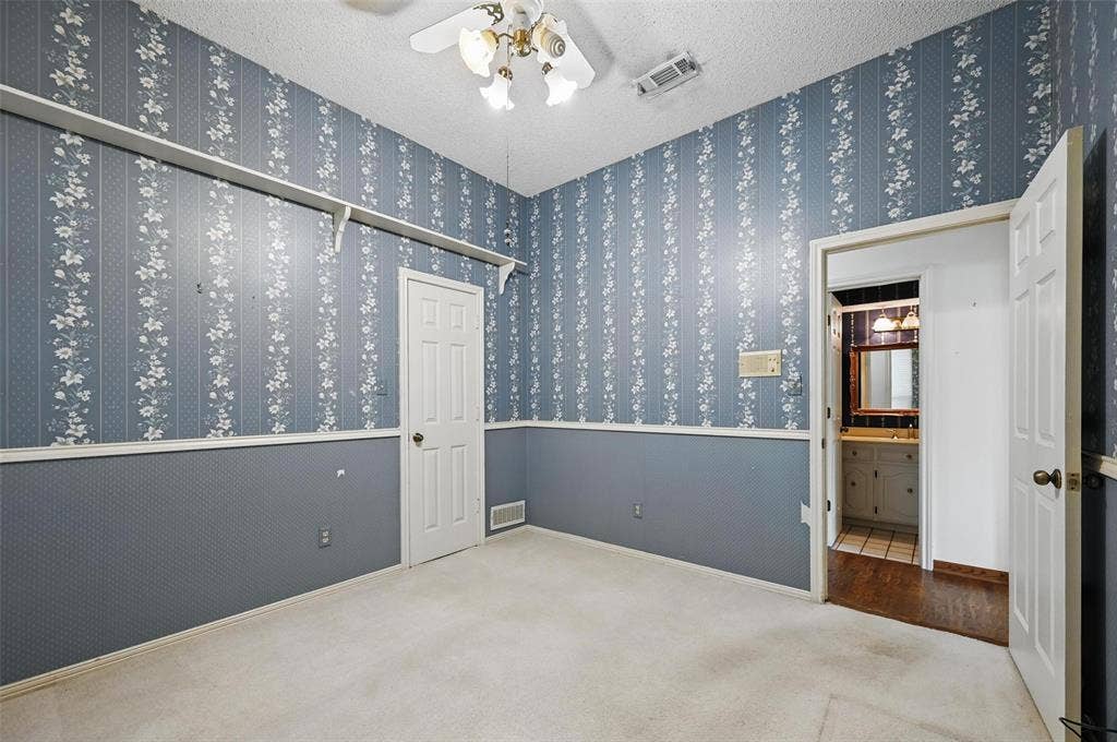 9719 Amberley Drive, Dallas, TX 75243 9719 Amberley Drive, Dallas, TX 75243