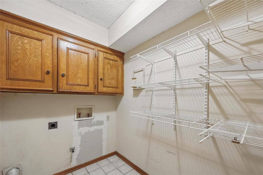 9719 Amberley Drive, Dallas, TX 75243 9719 Amberley Drive, Dallas, TX 75243