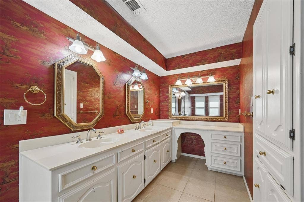 9719 Amberley Drive, Dallas, TX 75243 9719 Amberley Drive, Dallas, TX 75243