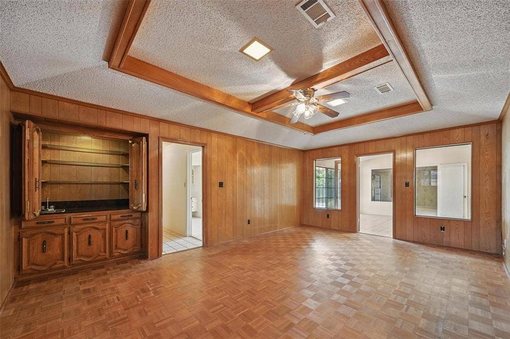 9719 Amberley Drive, Dallas, TX 75243 9719 Amberley Drive, Dallas, TX 75243