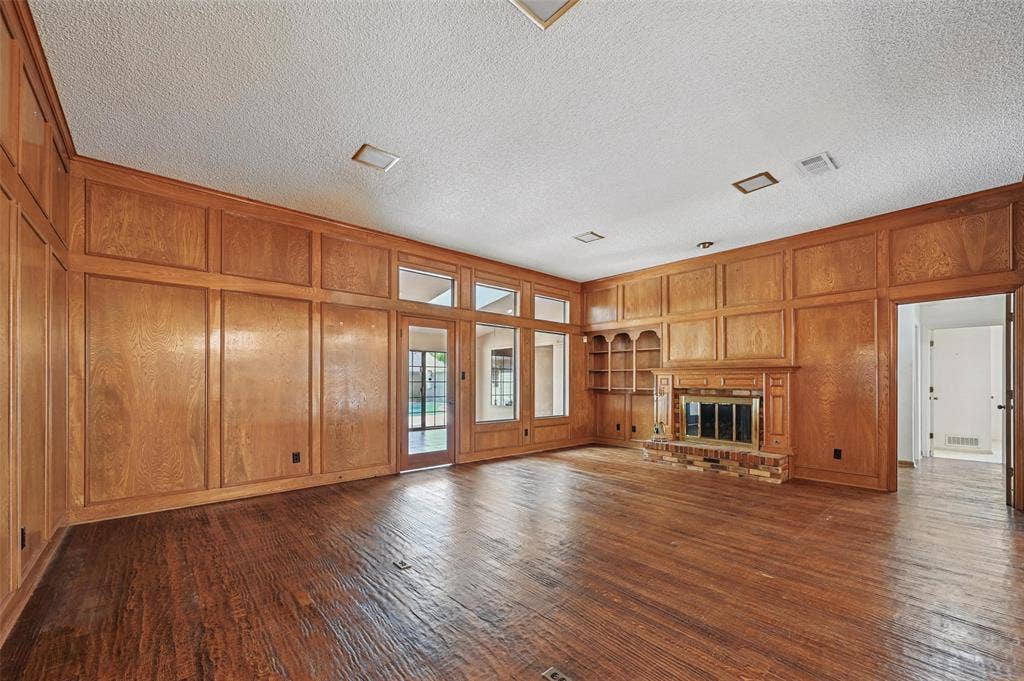 9719 Amberley Drive, Dallas, TX 75243 9719 Amberley Drive, Dallas, TX 75243