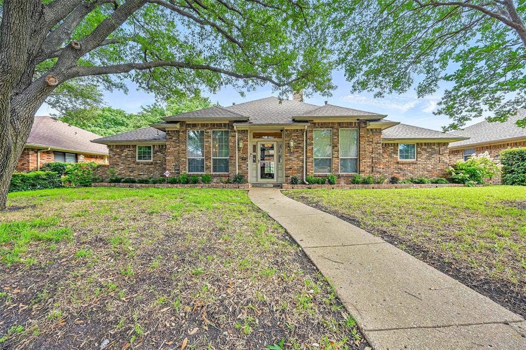 9719 Amberley Drive, Dallas, TX 75243 9719 Amberley Drive, Dallas, TX 75243