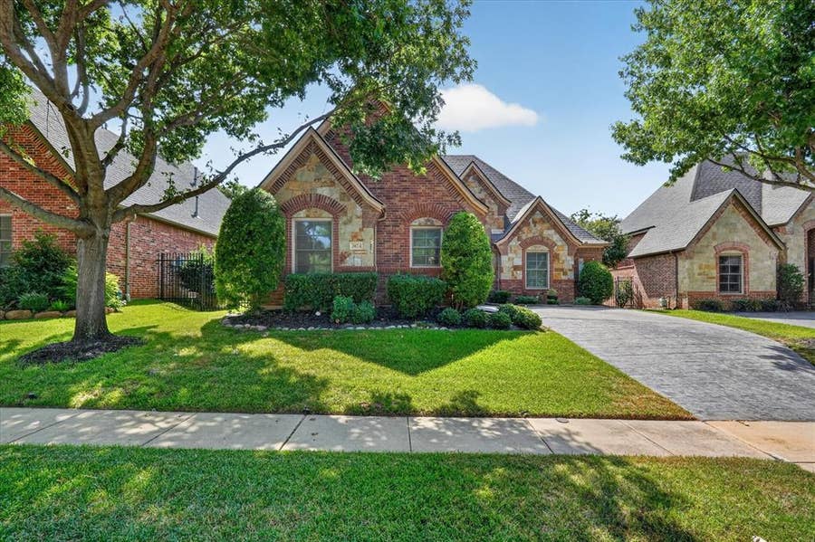 Property photo for 2824 Cotswold Court, Keller, TX