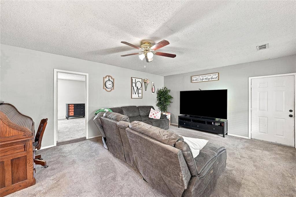 411 W 3rd Street, Maypearl, TX 76064 411 W 3rd Street, Maypearl, TX 76064