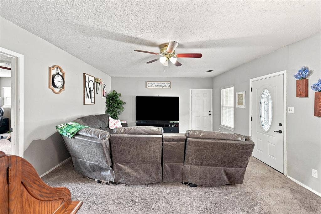 411 W 3rd Street, Maypearl, TX 76064 411 W 3rd Street, Maypearl, TX 76064