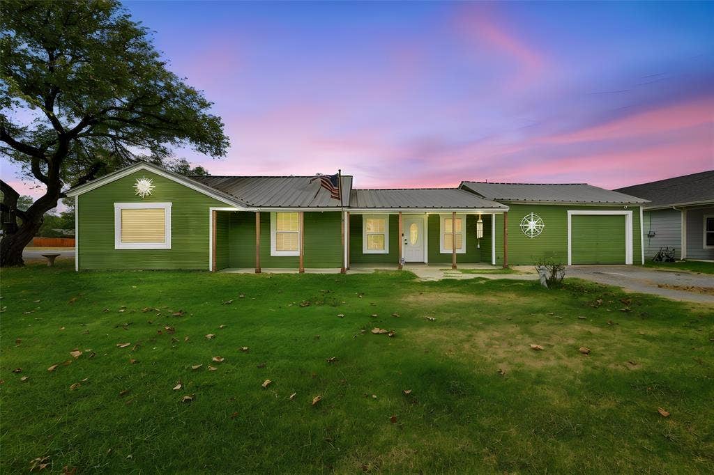 411 W 3rd Street, Maypearl, TX 76064 411 W 3rd Street, Maypearl, TX 76064
