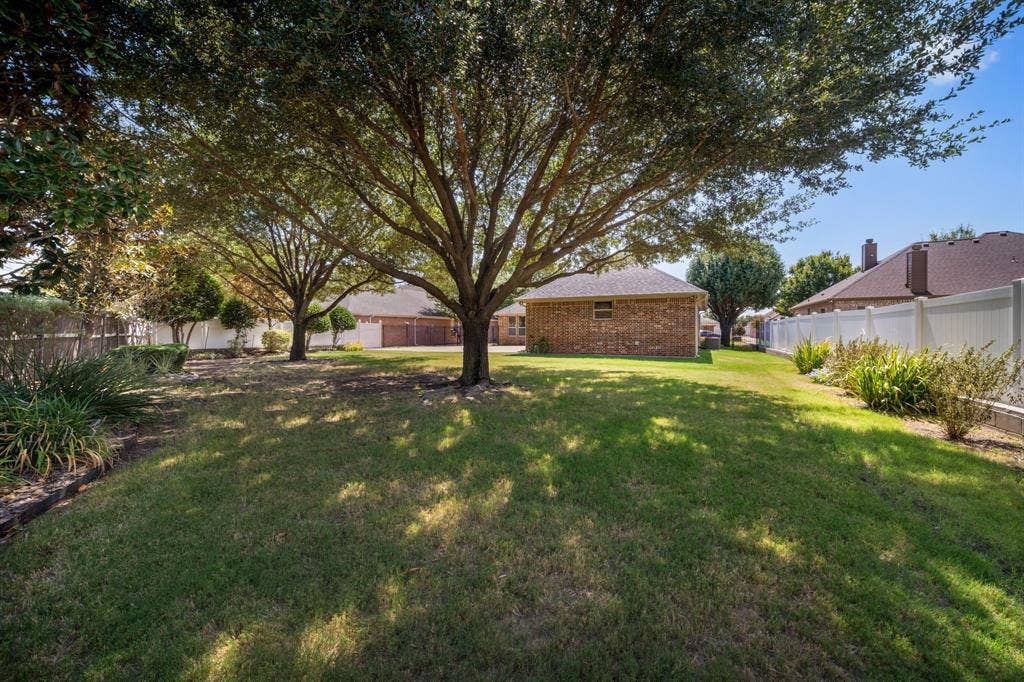 811 Amherst Drive, Waxahachie, TX 75165 811 Amherst Drive, Waxahachie, TX 75165