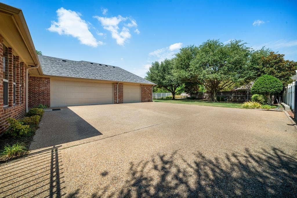 811 Amherst Drive, Waxahachie, TX 75165 811 Amherst Drive, Waxahachie, TX 75165