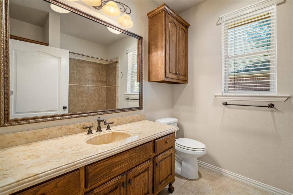 811 Amherst Drive, Waxahachie, TX 75165 811 Amherst Drive, Waxahachie, TX 75165