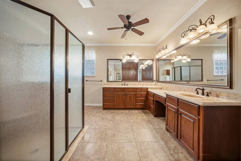 811 Amherst Drive, Waxahachie, TX 75165 811 Amherst Drive, Waxahachie, TX 75165