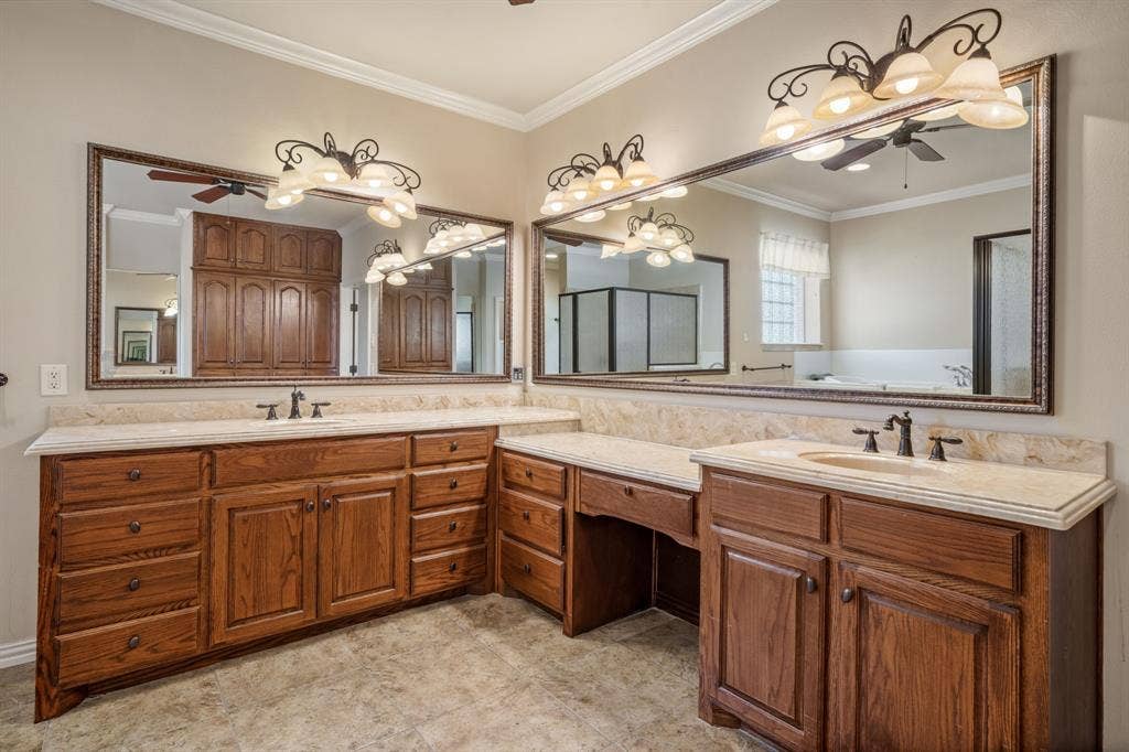 811 Amherst Drive, Waxahachie, TX 75165 811 Amherst Drive, Waxahachie, TX 75165