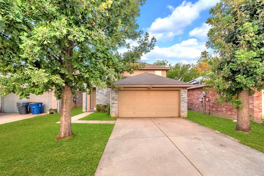 Property photo for 3517 Apple Valley Way, Dallas, TX
