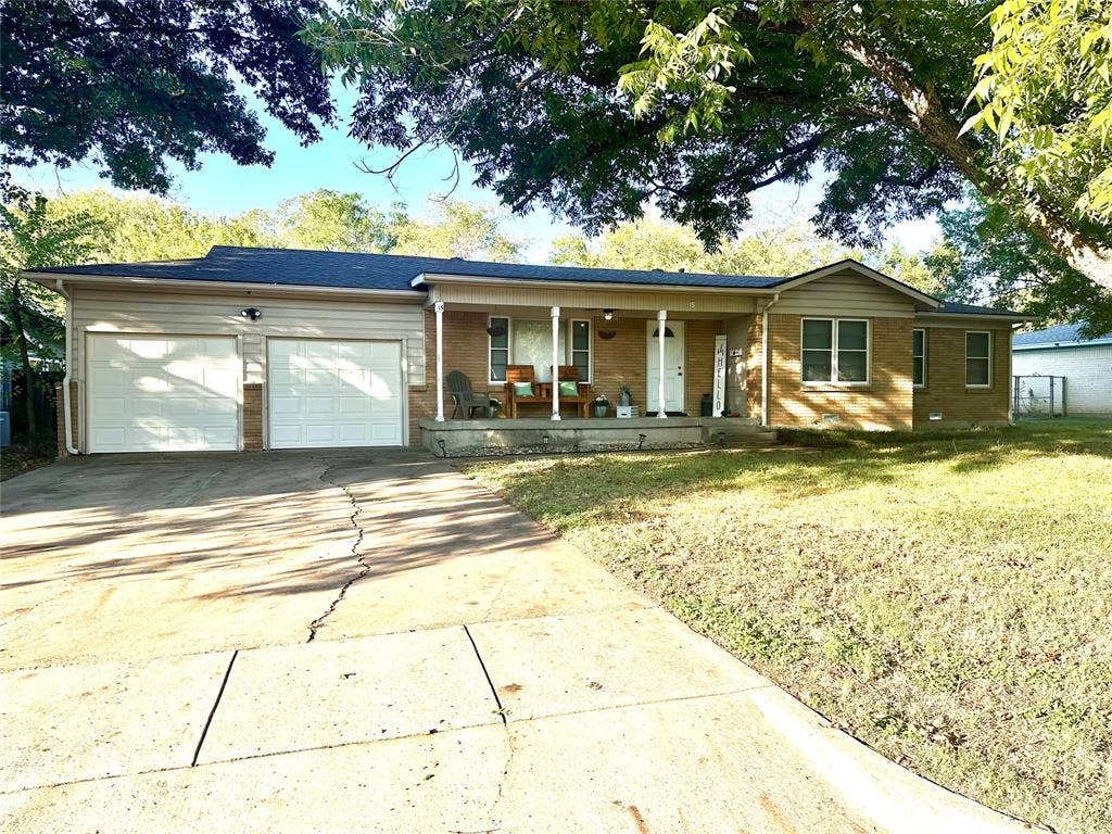 15 Page Street, Hurst, TX 76053