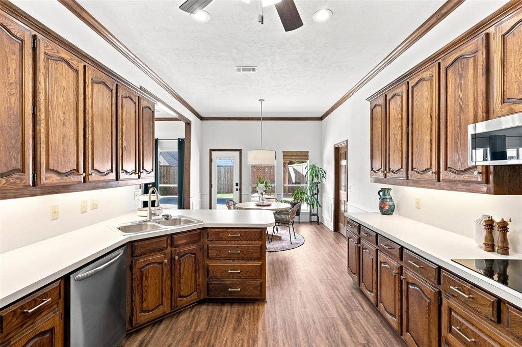2416 Redfield Drive, Plano, TX 75025