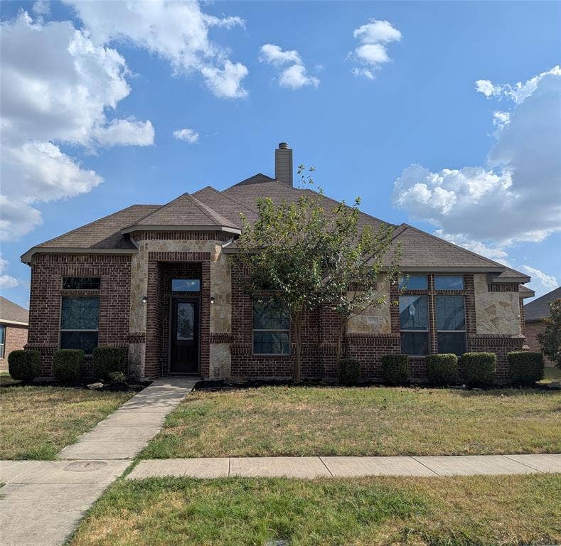 Property photo for 408 Valley Ridge Drive, Red Oak, TX