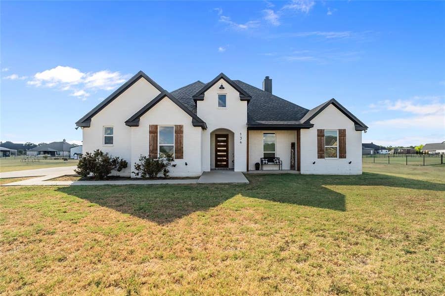 Property photo for 134 Buddy Court, Millsap, TX