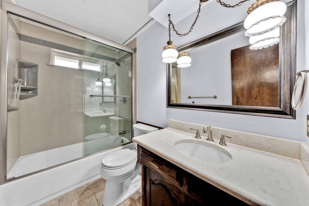 1606 Clear Point Drive, Garland, TX 75041 1606 Clear Point Drive, Garland, TX 75041