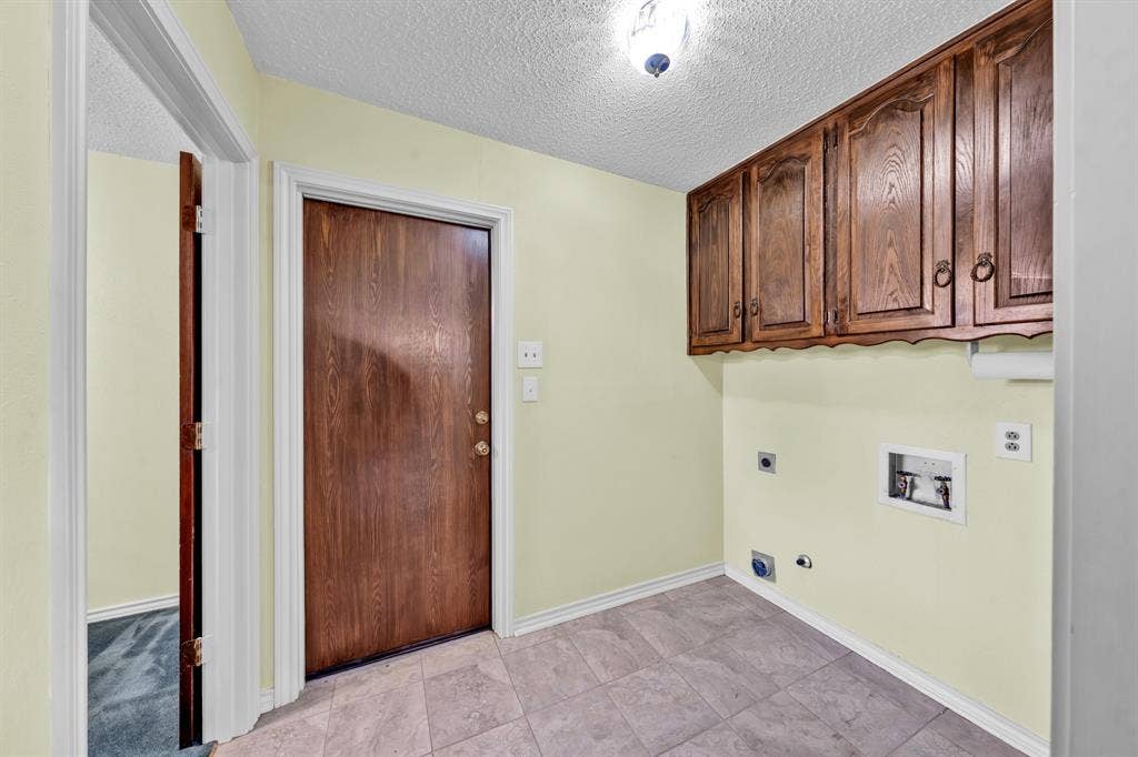 1606 Clear Point Drive, Garland, TX 75041 1606 Clear Point Drive, Garland, TX 75041