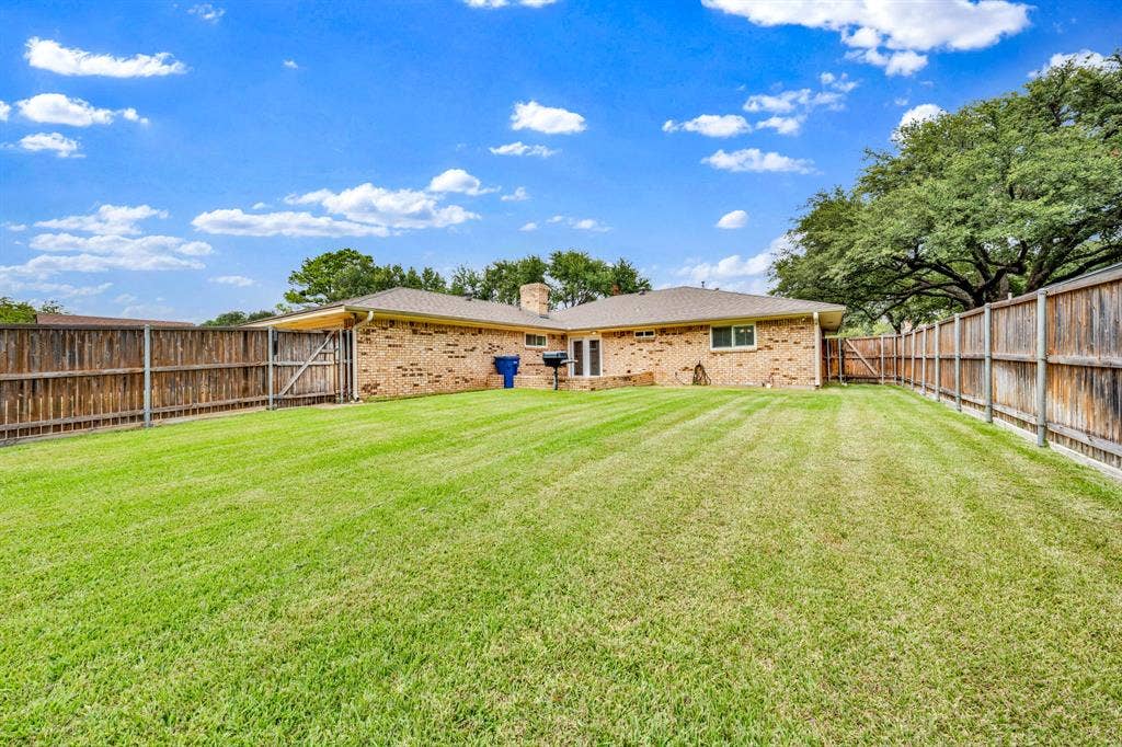 1606 Clear Point Drive, Garland, TX 75041 1606 Clear Point Drive, Garland, TX 75041