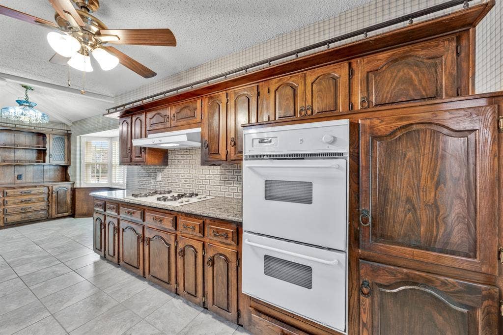 1606 Clear Point Drive, Garland, TX 75041 1606 Clear Point Drive, Garland, TX 75041
