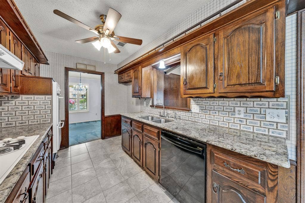 1606 Clear Point Drive, Garland, TX 75041 1606 Clear Point Drive, Garland, TX 75041