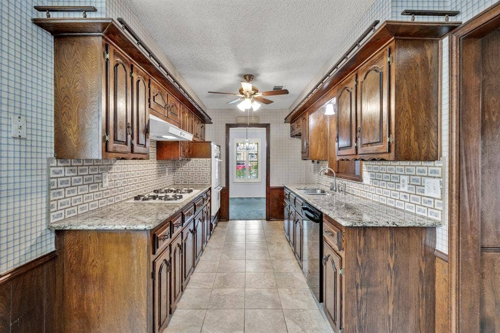 1606 Clear Point Drive, Garland, TX 75041 1606 Clear Point Drive, Garland, TX 75041