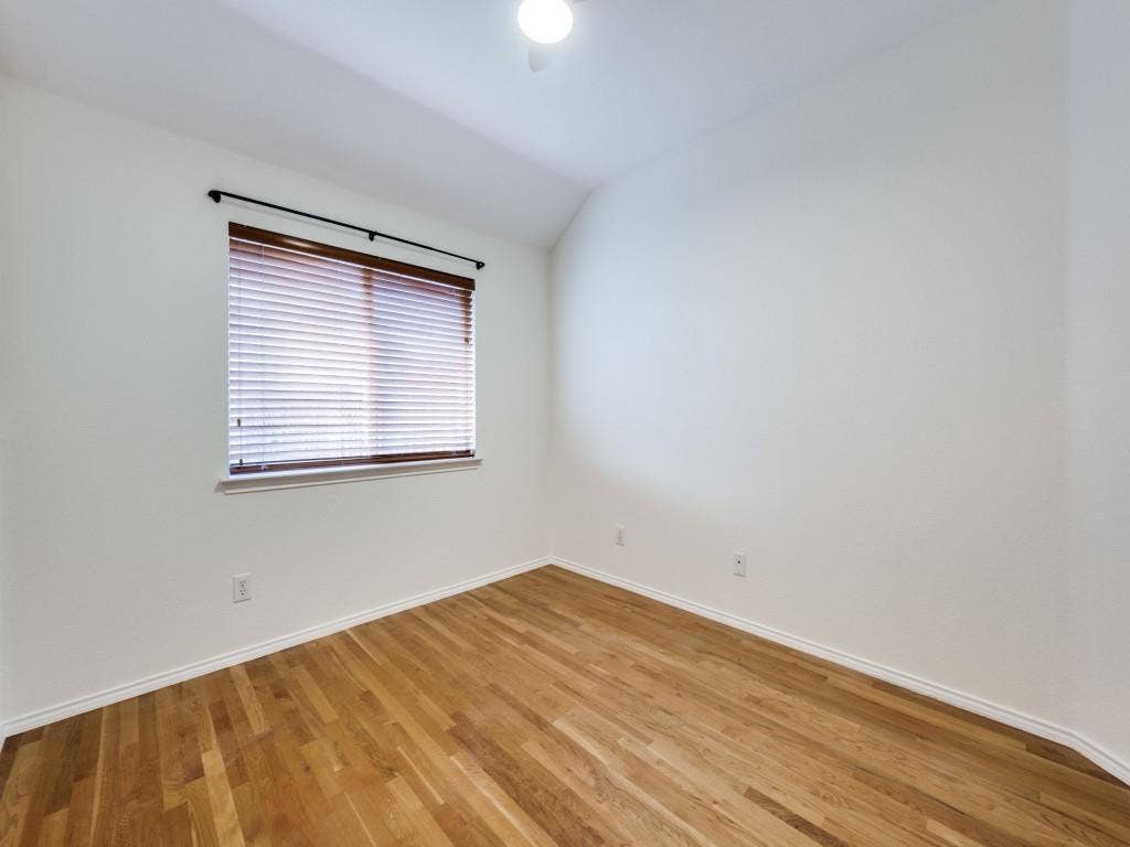 6551 Fairlawn Drive, Frisco, TX 75035 One of 2 secondary bedrooms