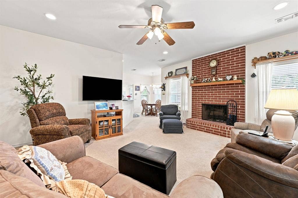 706 Georgetown Road, Ovilla, TX 75154