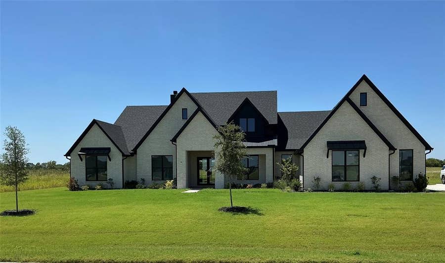 Property photo for 132 Devi Drive, Waxahachie, TX
