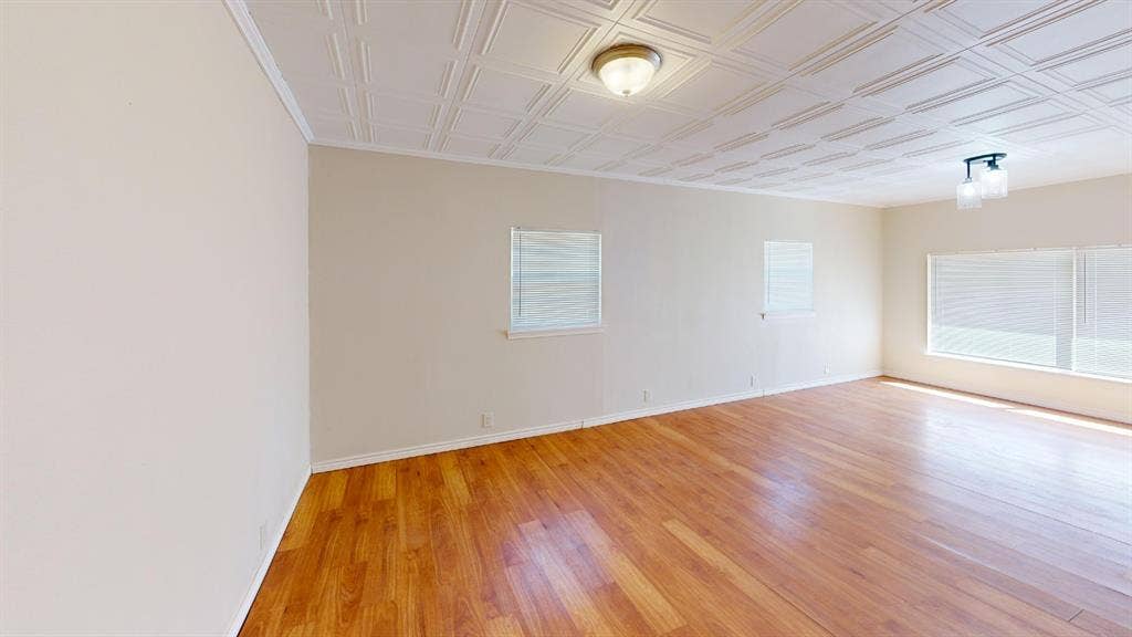 Wood-finish flooring with a textured ceiling