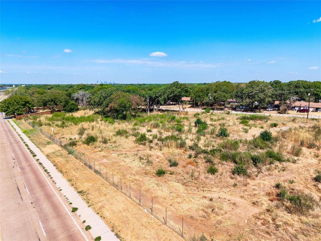 9508 Silver Falls Boulevard, Dallas, TX 75217 9508 Silver Falls Boulevard, Dallas, TX 75217