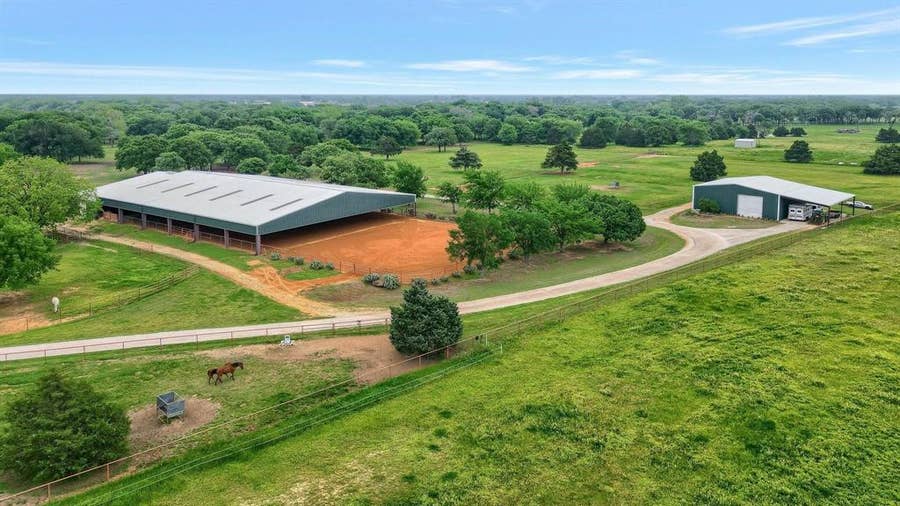 Property photo for 10898 Friendship Road, Pilot Point, TX