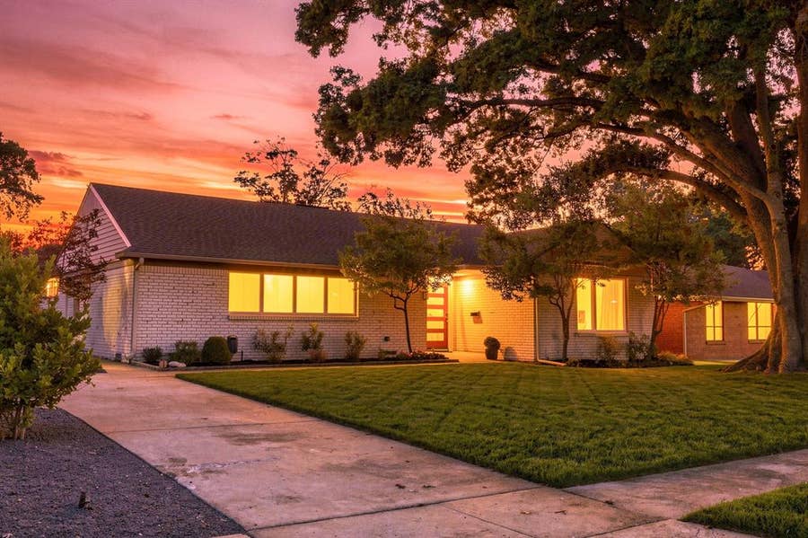 Property photo for 6211 Town Hill Lane, Dallas, TX