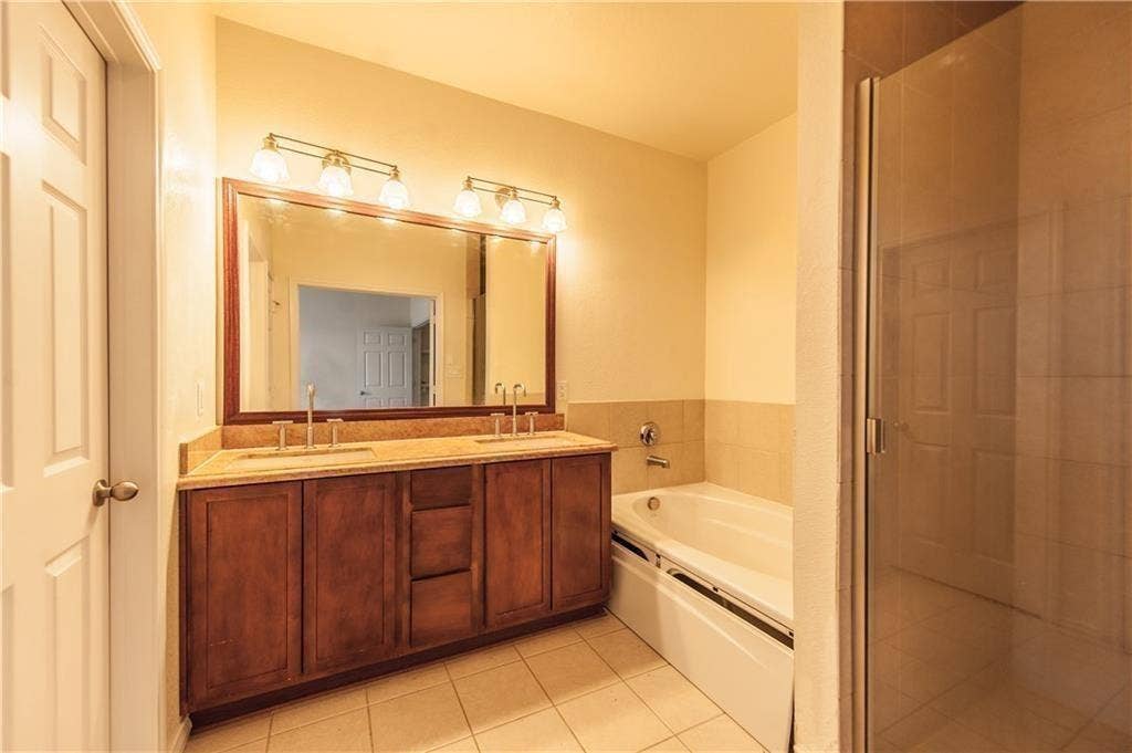 2012 Azure Pointe, Richardson, TX 75080 2012 Azure Pointe, Richardson, TX 75080