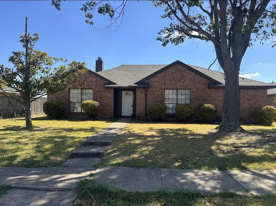 Property photo for 2217 Crestview Lane, Rowlett, TX