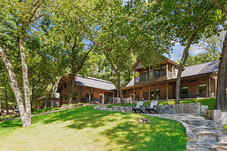Property photo for 1120 Chaparral Drive, Gainesville, TX