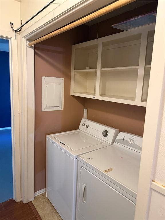 408 Hillcreek Drive, Whitehouse, TX 75791 Closet style laundry area with shelves.