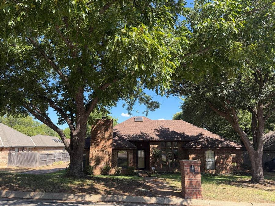 Property photo for 4307 Waycross Drive, Arlington, TX
